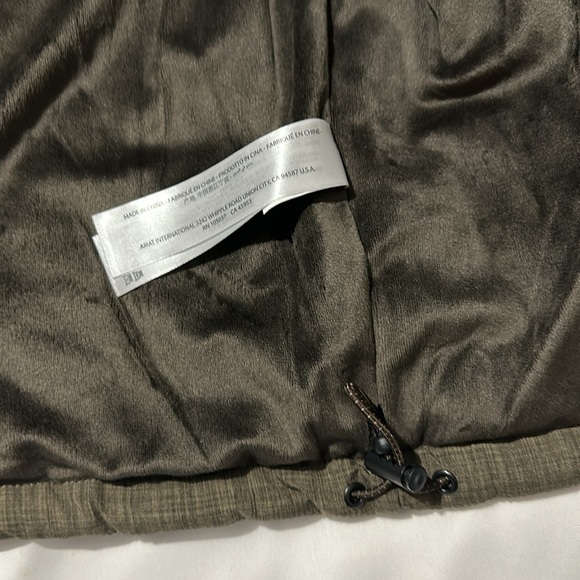 ARIAT Insulated Vest - Picture 12 of 16